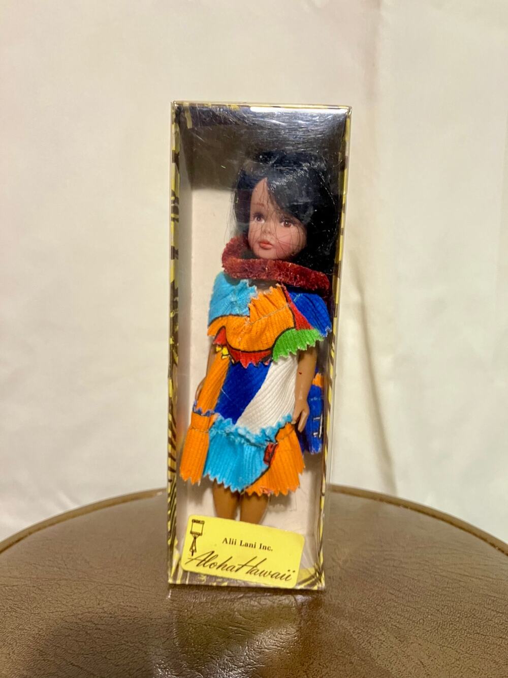 Alii Lani Inc. Souvenir Hawaiian Doll.